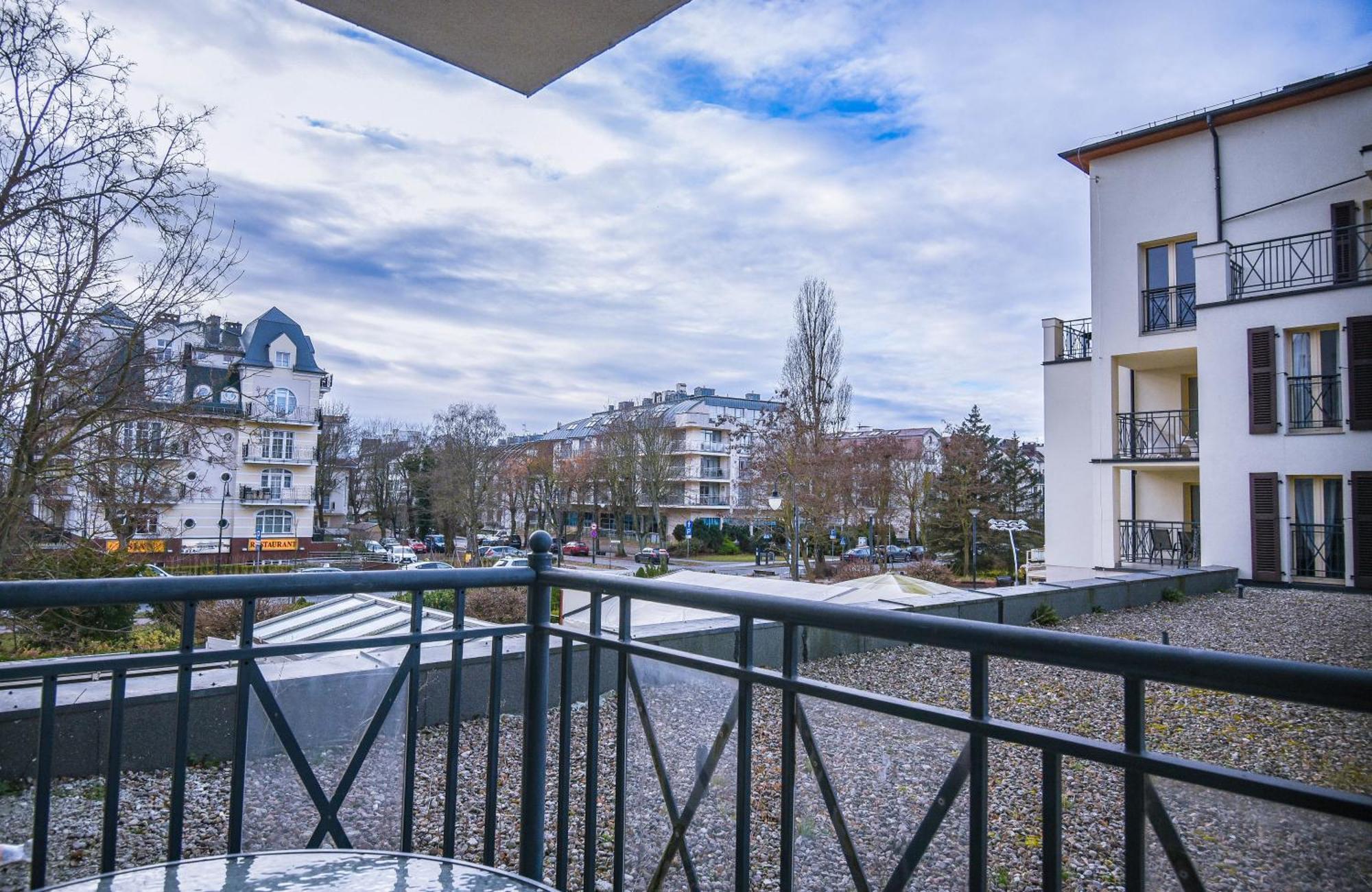 Apartamenty Promenada Z Tarasem I Parkingiem - Apartamenty Na Wyspie Świnoujście Exterior foto