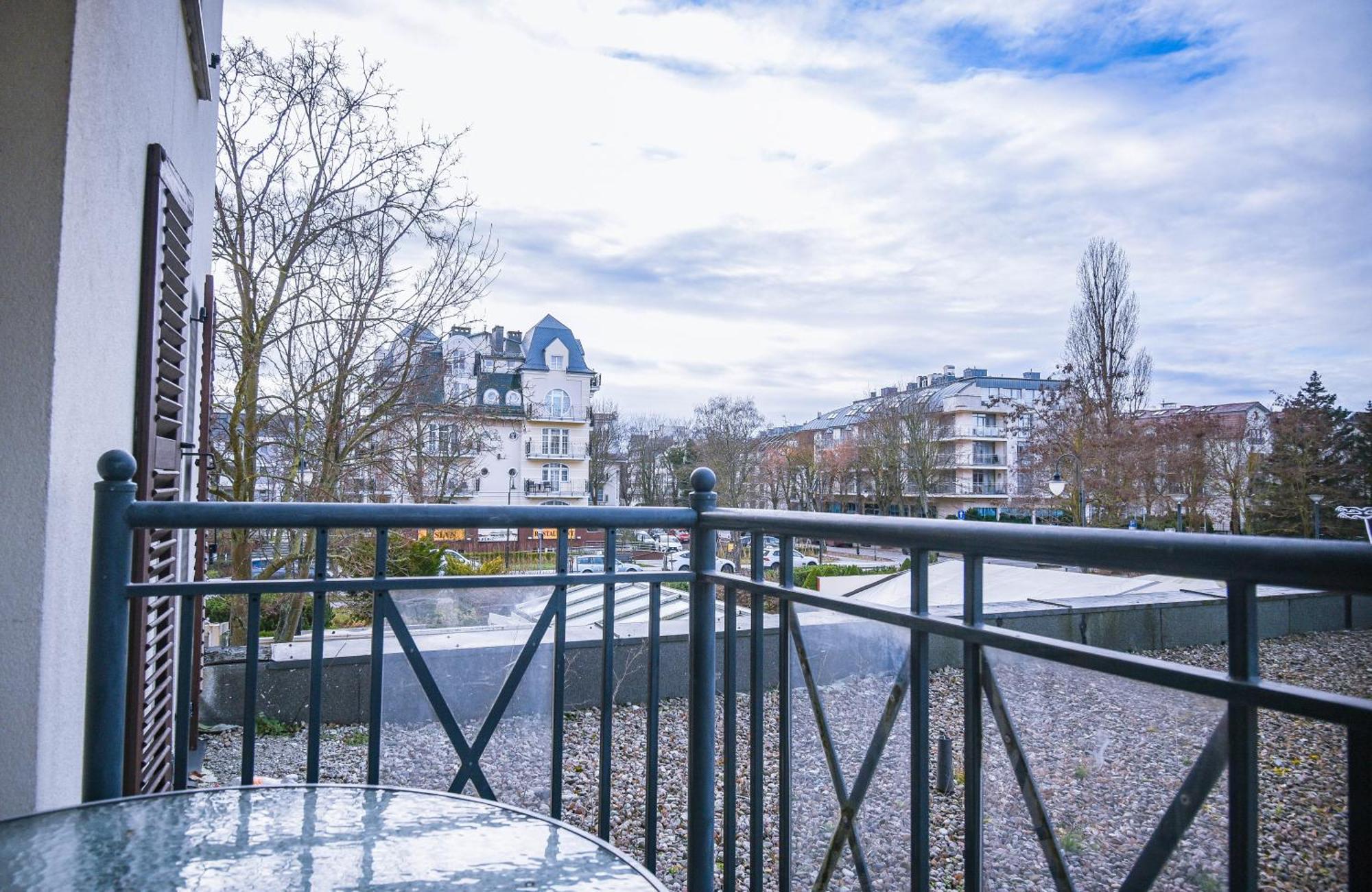 Apartamenty Promenada Z Tarasem I Parkingiem - Apartamenty Na Wyspie Świnoujście Exterior foto